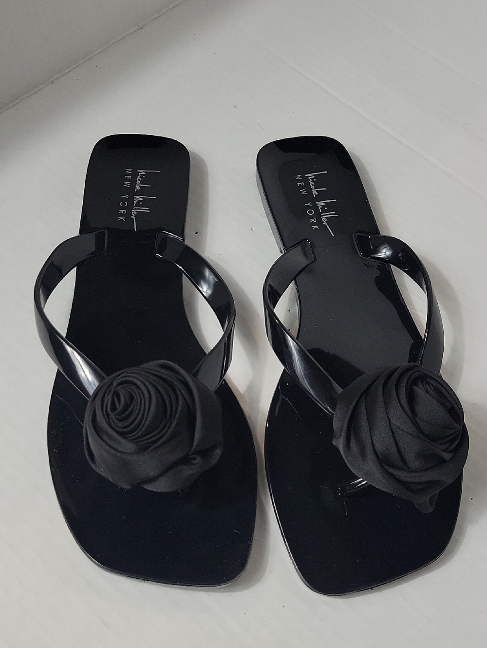 Nicole Miller Black Floral Toe-Ring Sandals